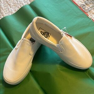 Vans SIZE 9 (Women’s) Classic White Slip-Ons